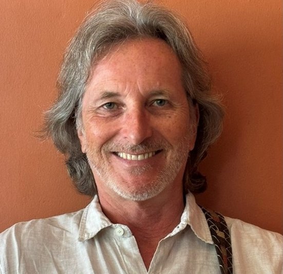 Porträt von Helmut Köllner, Fachreferent der Studienreise