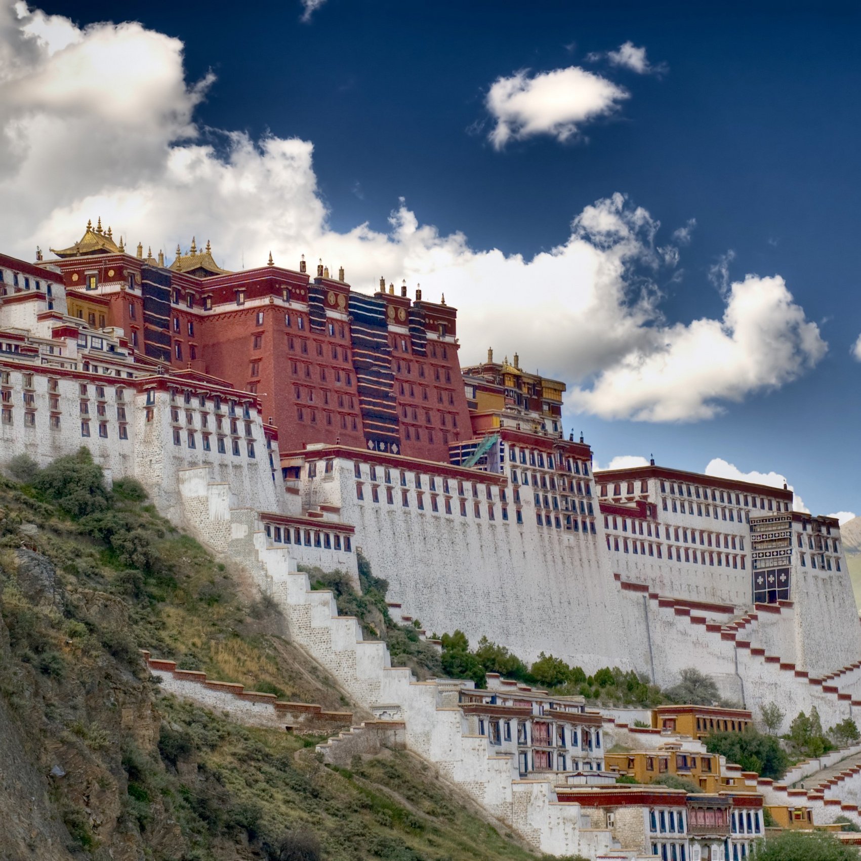 Potala-Palast in Lhasa, Tibet – historischer Sitz der Dalai Lamas