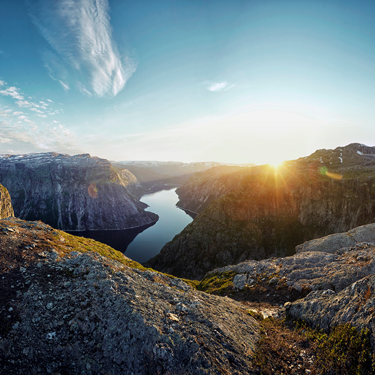 Des fjords profonds aux îles idylliques, la côte norvégienne fascine par sa diversité.