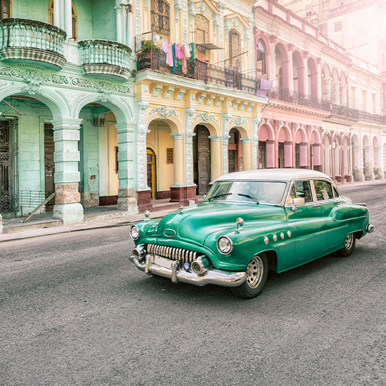 Oldtimer in den Gassen von Kuba