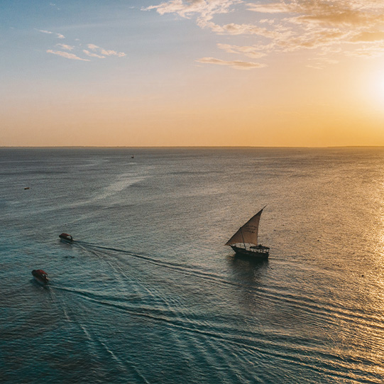 Traditionelles Schiff in Zanzibar.